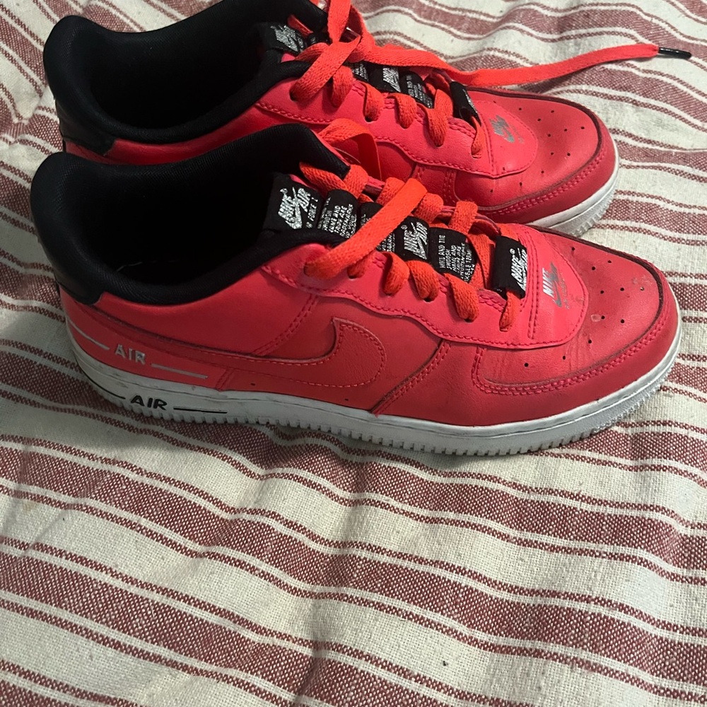 Nike Air Force 1 Red